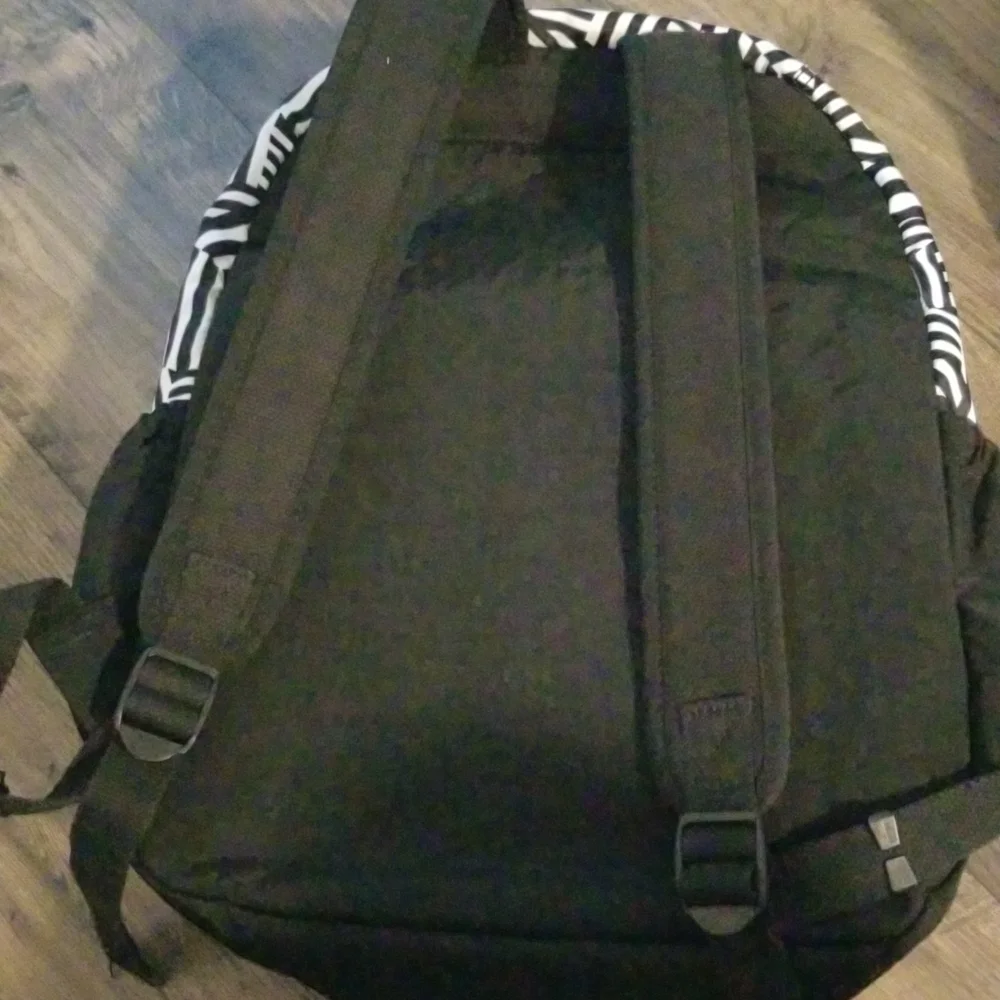 Kipling full size backpack black & colorful beautiful! - Picture 4 of 4